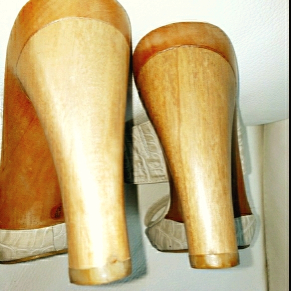 BCBGMAXAZRIA SHOES - Picture 6 of 7